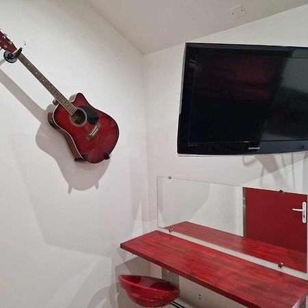 10 - Joli studio neuf avec vue sur jardin arboré, parking privatif gratuit Razac-sur-lʼIsle Esterno foto