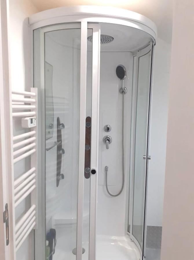 10 - Joli studio neuf avec vue sur jardin arboré, parking privatif gratuit Razac-sur-lʼIsle Esterno foto